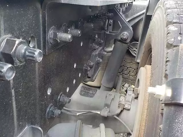 平成25年12月中古大型トラクタヘッド日野日野の画像17