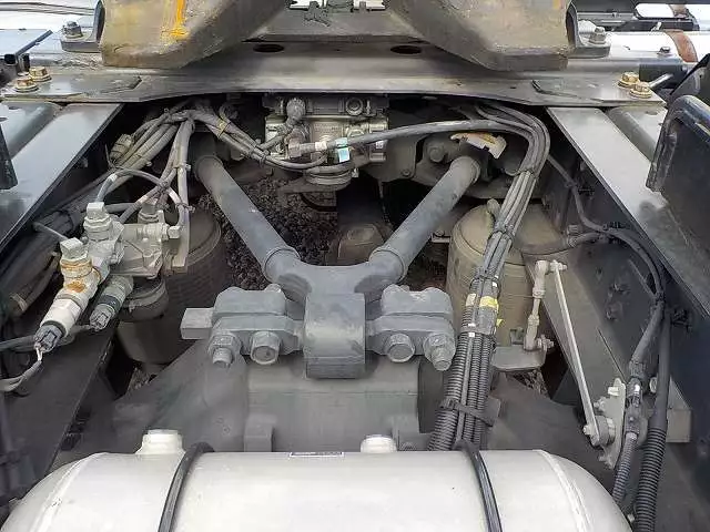 平成25年12月中古大型トラクタヘッド日野日野の画像18