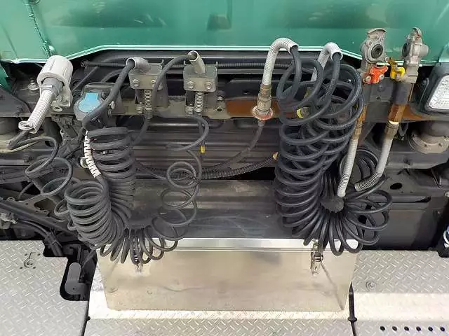 平成25年12月中古大型トラクタヘッド日野日野の画像22