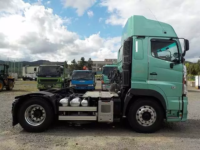 平成25年12月中古大型トラクタヘッド日野日野の画像6