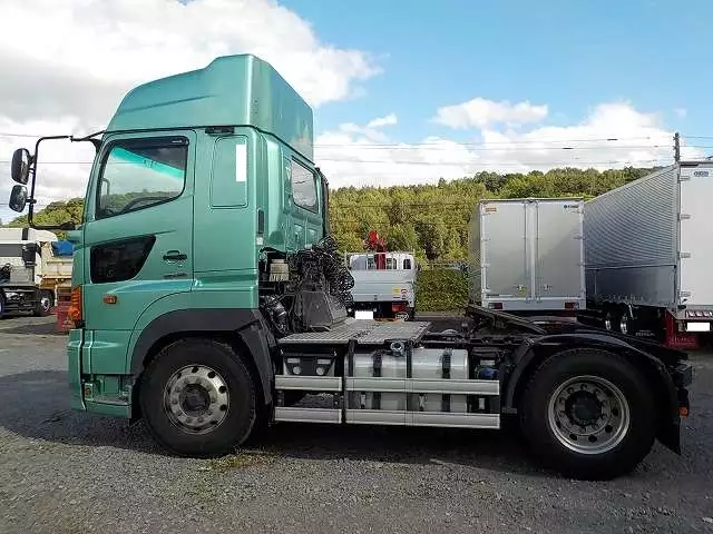 平成25年12月中古大型トラクタヘッド日野日野の画像2