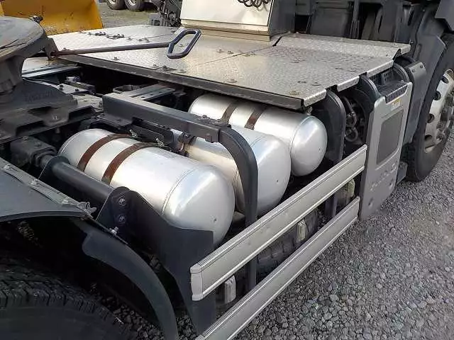 平成25年12月中古大型トラクタヘッド日野日野の画像14