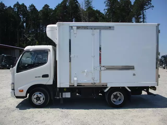 平成29年09月中古小型冷凍バン・ウィング日野デュトロの画像8