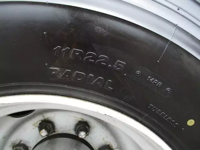 平成17年06月中古大型トラクタヘッド日野プロフィアの画像12