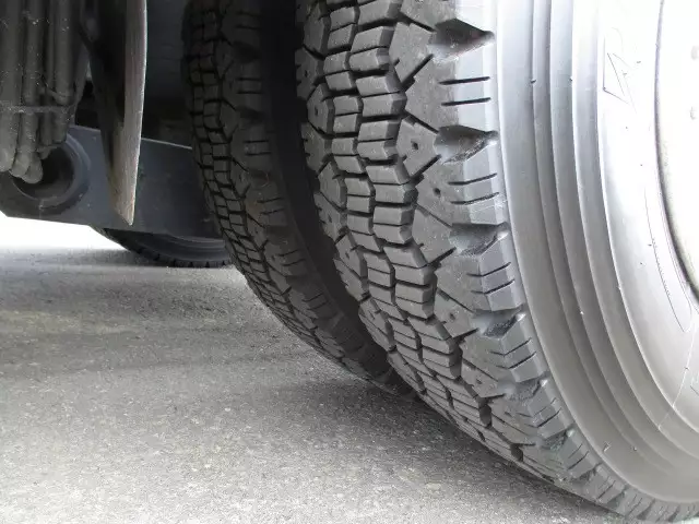 平成17年06月中古大型トラクタヘッド日野プロフィアの画像13