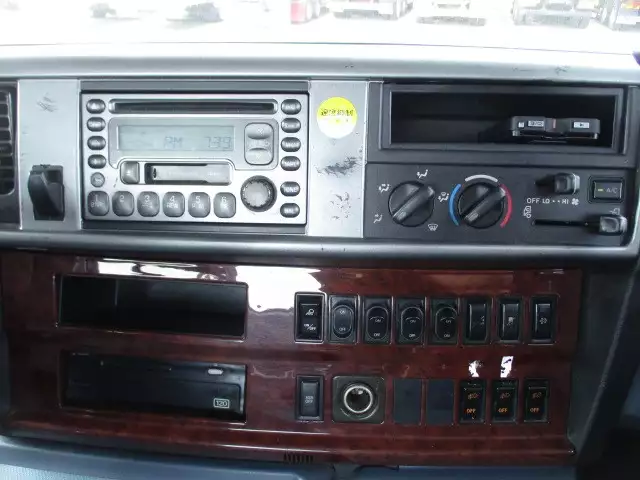 平成17年06月中古大型トラクタヘッド日野プロフィアの画像45