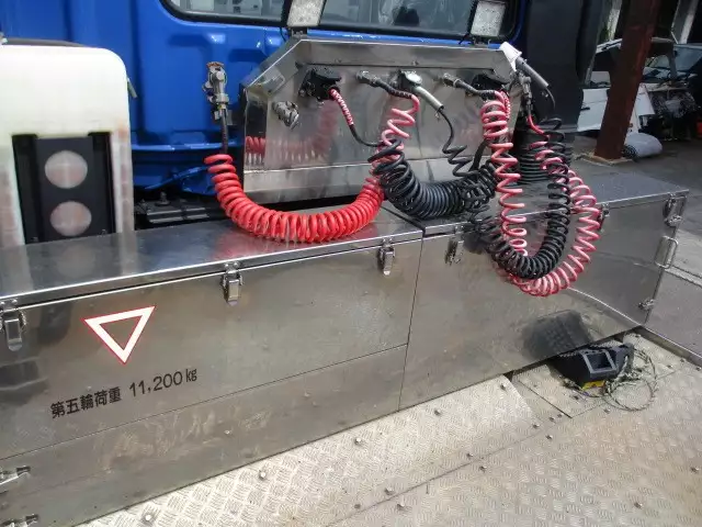 平成27年05月中古大型トラクタヘッド三菱ふそうスーパーグレートの画像24