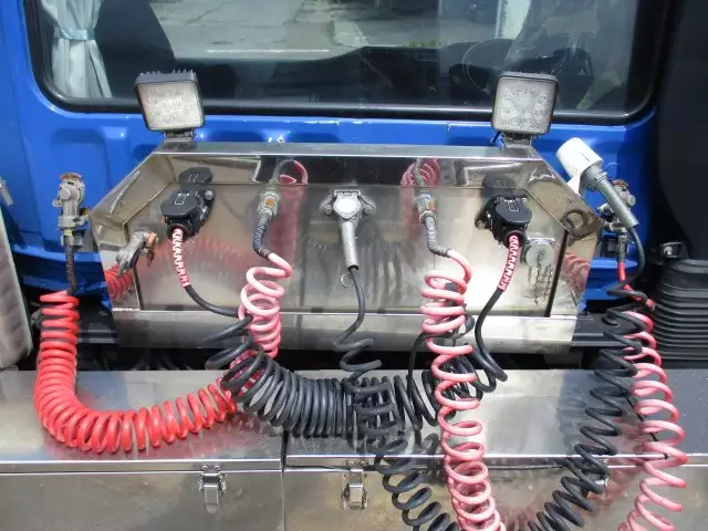 平成27年05月中古大型トラクタヘッド三菱ふそうスーパーグレートの画像25