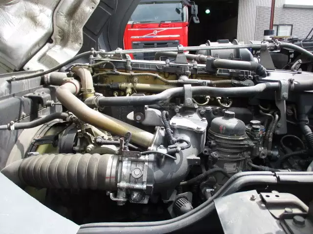 平成27年05月中古大型トラクタヘッド三菱ふそうスーパーグレートの画像31