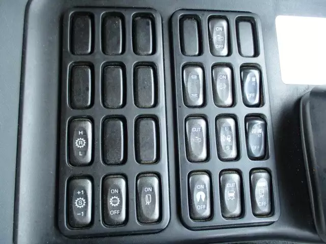 平成27年05月中古大型トラクタヘッド三菱ふそうスーパーグレートの画像50