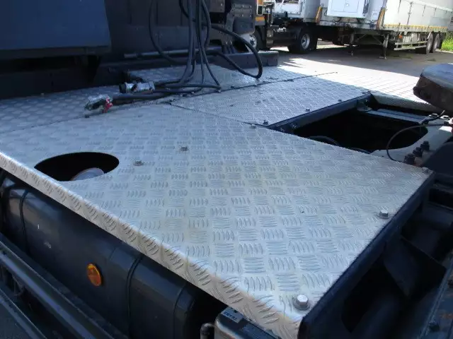 平成22年05月中古大型トラクタヘッド三菱ふそうスーパーグレートの画像25