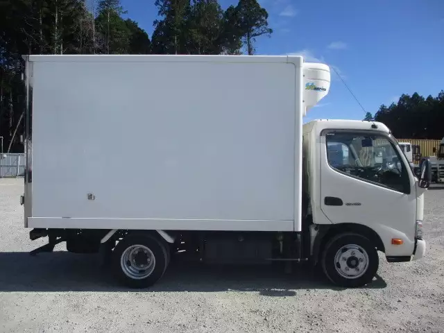 平成29年09月中古小型冷凍バン・ウィング日野日野の画像4