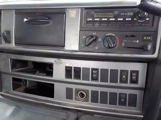 平成17年10月中古大型トラクタヘッド日野プロフィアの画像40