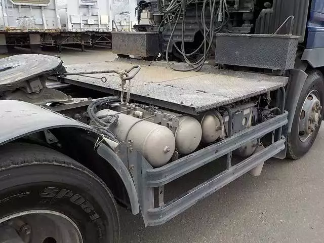 平成17年10月中古大型トラクタヘッド日野プロフィアの画像8