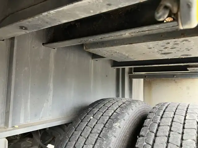☆車検付き(R7.11.29)☆ 平成29年 フルハーフ 13m3軸フラットトレーラー兼用コンテナ積み(40ft,31ft,30ft,20ft,JRコンテナ) 積載:27400㎏ 第五輪荷重:11,540㎏以上 リーフサスの画像24