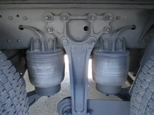 (車輛仕上げ中)【車検令和4年11月21日迄】平成29年 UD4軸アルミウィング 積載:13,900㎏ 距離:38万㎞ MT7 の画像15