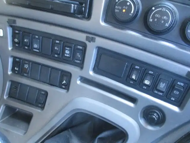 (車輛仕上げ中)【車検令和4年11月21日迄】平成29年 UD4軸アルミウィング 積載:13,900㎏ 距離:38万㎞ MT7 の画像55