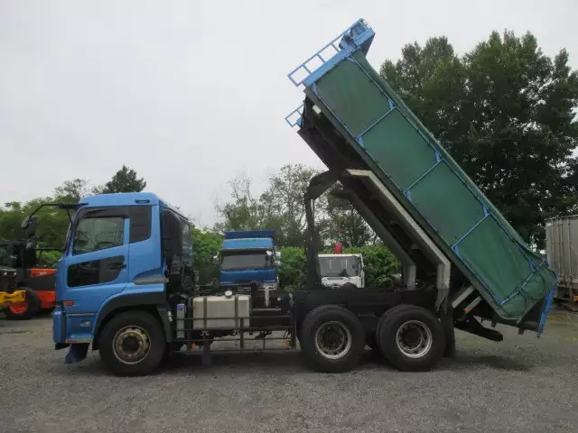 平成26年01月中古大型日産UDクオンの画像33