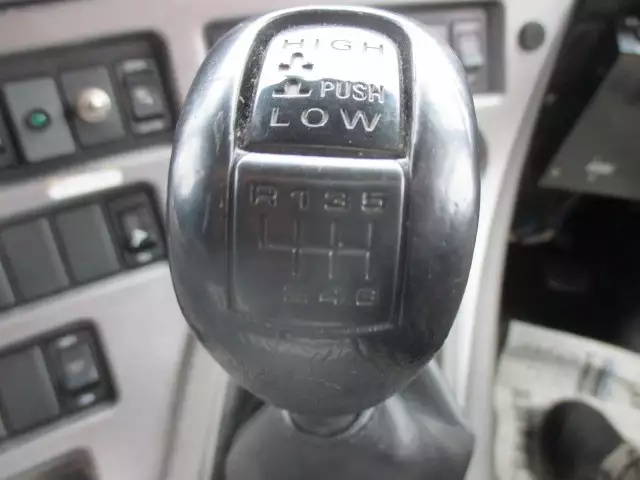 平成26年01月中古大型日産UDクオンの画像52