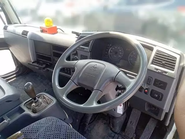 平成18年10月中古中型三菱ふそうファイターの画像5