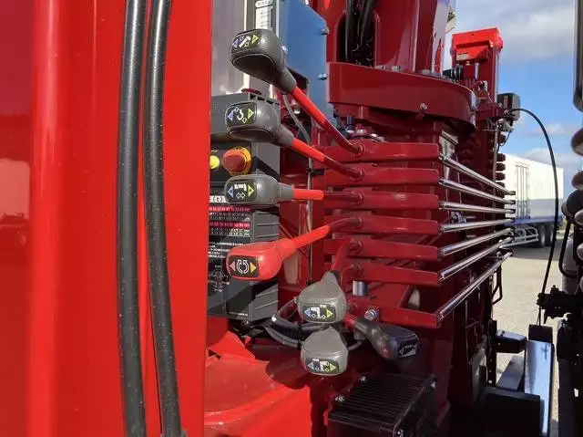 令和03年07月中古大型日産UDUDトラックスの画像11