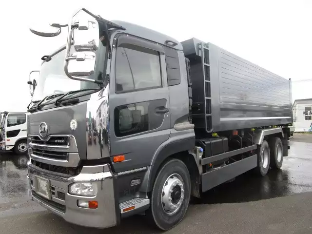 平成27年09月中古大型日産UDクオンの画像1