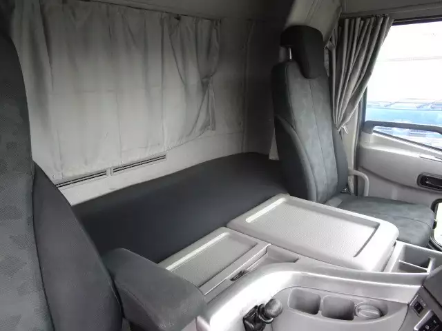 平成27年09月中古大型日産UDクオンの画像26