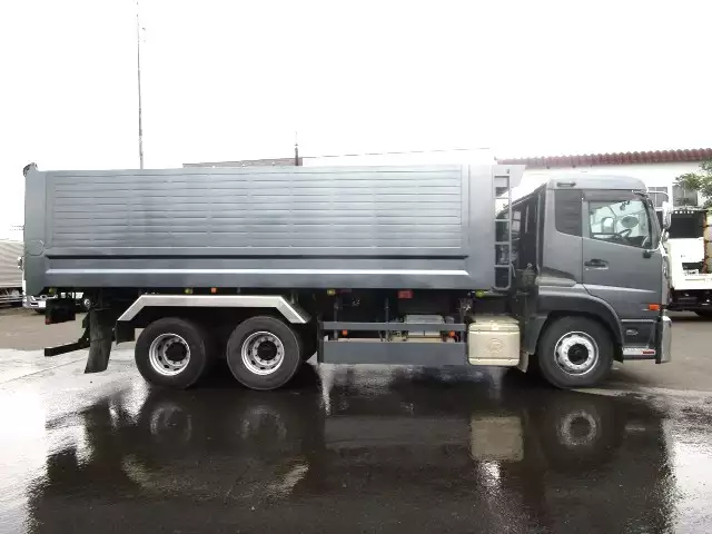 平成27年09月中古大型日産UDクオンの画像4