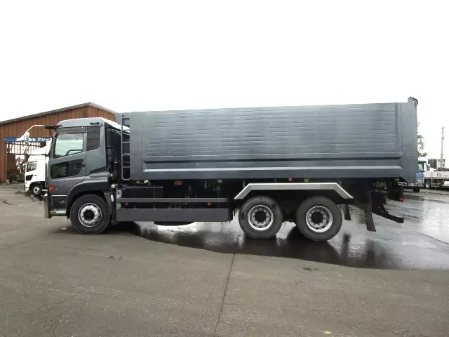 平成27年09月中古大型日産UDクオンの画像5