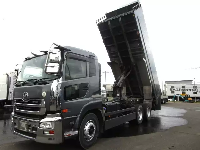 平成27年09月中古大型日産UDクオンの画像9