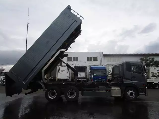 平成27年09月中古大型日産UDクオンの画像10