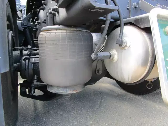 令和01年/平成31年09月中古大型トラクタヘッド日野プロフィアの画像13