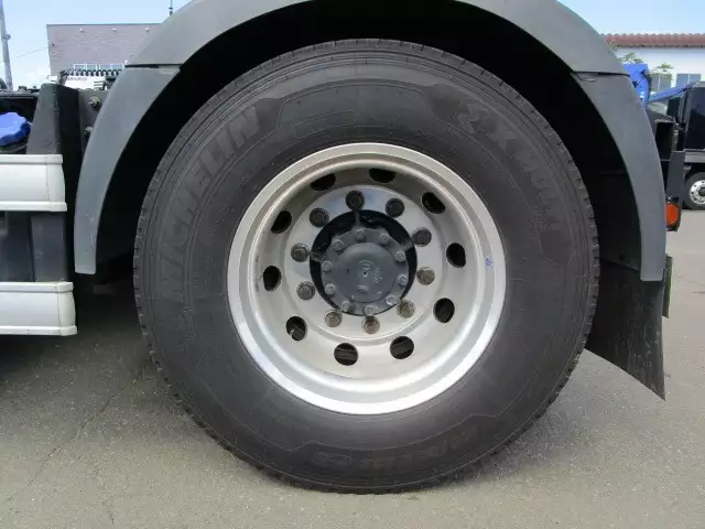 令和01年/平成31年09月中古大型トラクタヘッド日野プロフィアの画像15