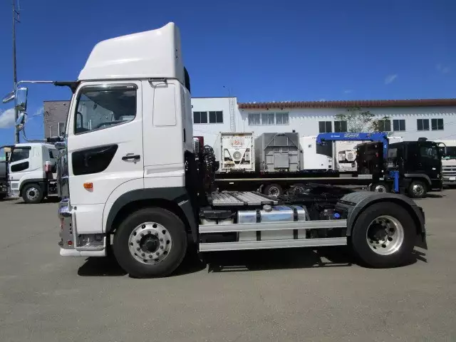 令和01年/平成31年09月中古大型トラクタヘッド日野プロフィアの画像8