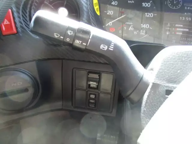 令和01年/平成31年09月中古大型トラクタヘッド日野プロフィアの画像47