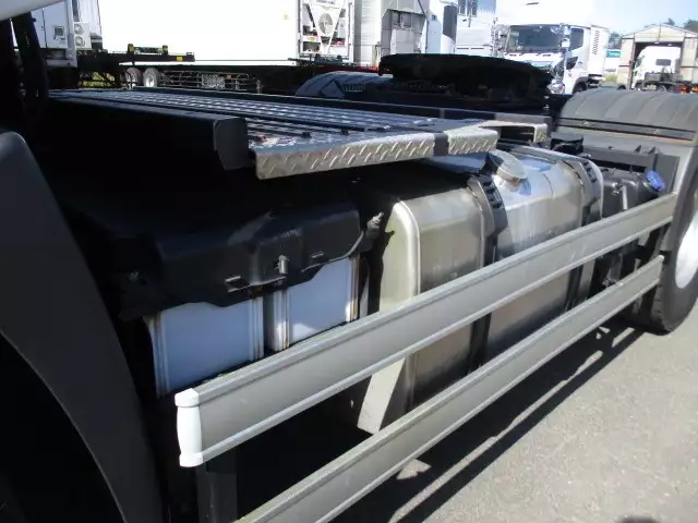 令和01年/平成31年09月中古大型トラクタヘッド日野プロフィアの画像9