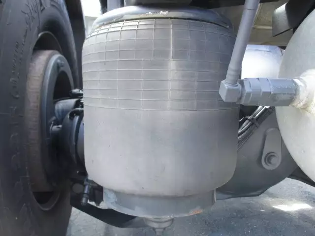 令和01年/平成31年10月中古大型トラクタヘッド日野プロフィアの画像18