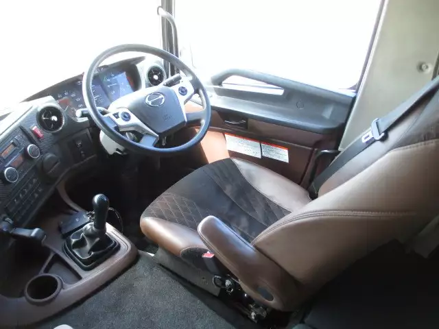 令和01年/平成31年10月中古大型トラクタヘッド日野プロフィアの画像57