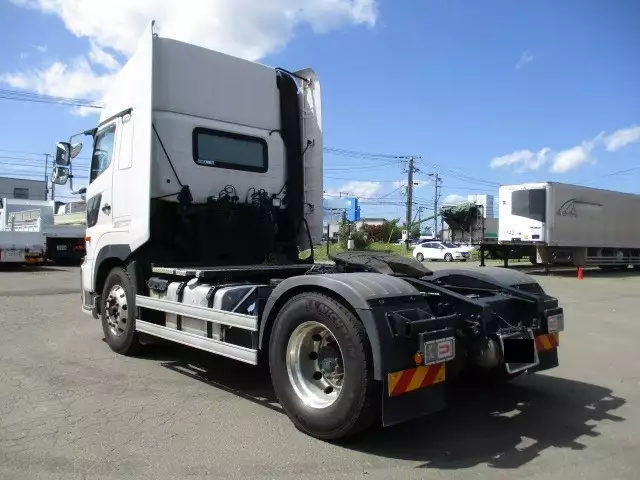 令和01年/平成31年10月中古大型トラクタヘッド日野プロフィアの画像7