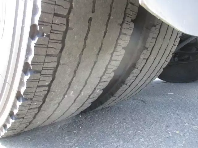 令和01年/平成31年10月中古大型トラクタヘッド日野プロフィアの画像15