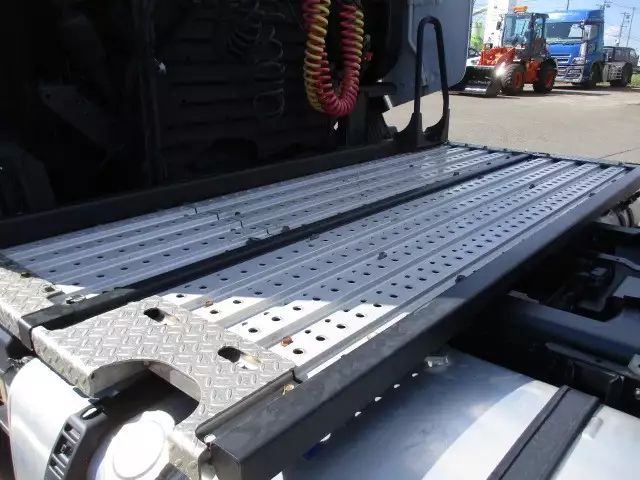 令和01年/平成31年10月中古大型トラクタヘッド日野プロフィアの画像26