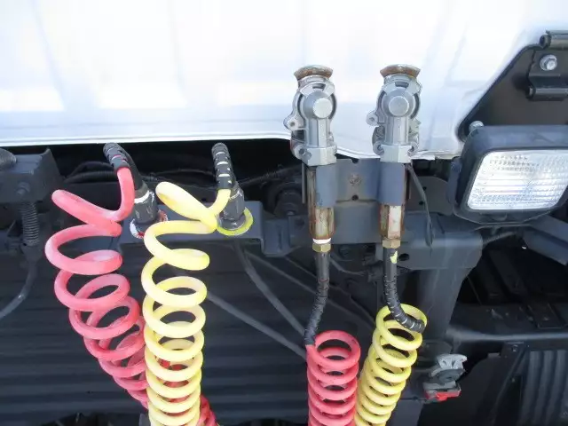 令和01年/平成31年10月中古大型トラクタヘッド日野プロフィアの画像27