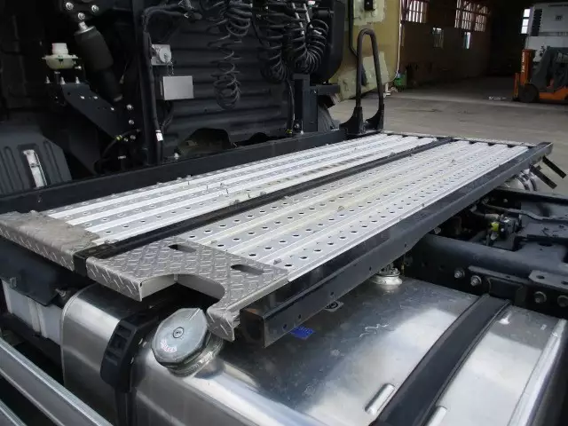 令和03年09月中古大型トラクタヘッド日野プロフィアの画像30