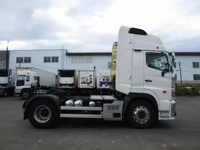 令和03年09月中古大型トラクタヘッド日野プロフィアの画像4