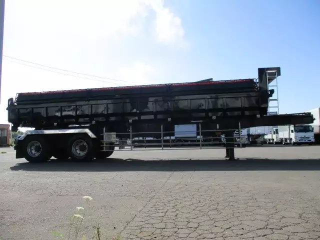 平成18年08月中古大型ダンプトレーラー・重機運搬トレーラートレクストレクスの画像4