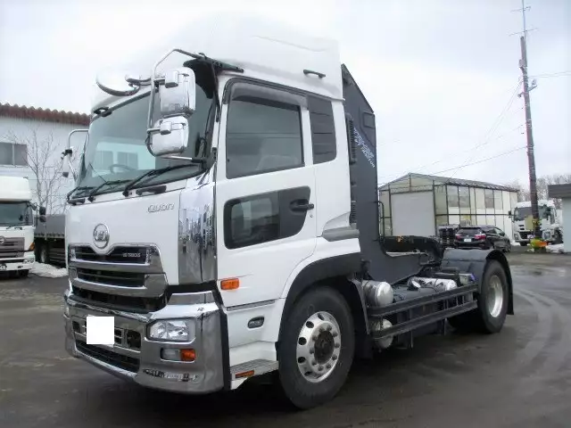 平成30年08月中古大型トラクタヘッド日産UDクオンの画像1