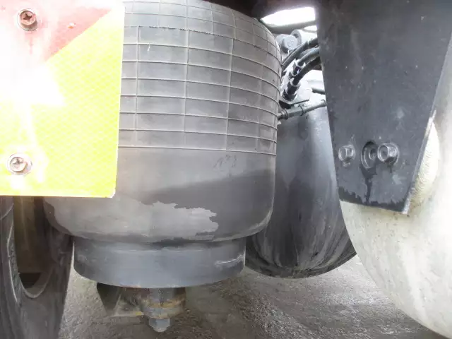 平成30年08月中古大型トラクタヘッド日産UDクオンの画像16