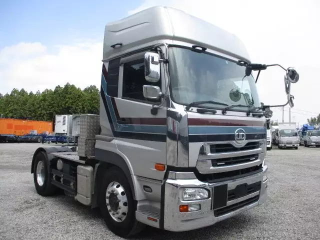 平成30年08月中古大型トラクタヘッド日産UDクオンの画像3
