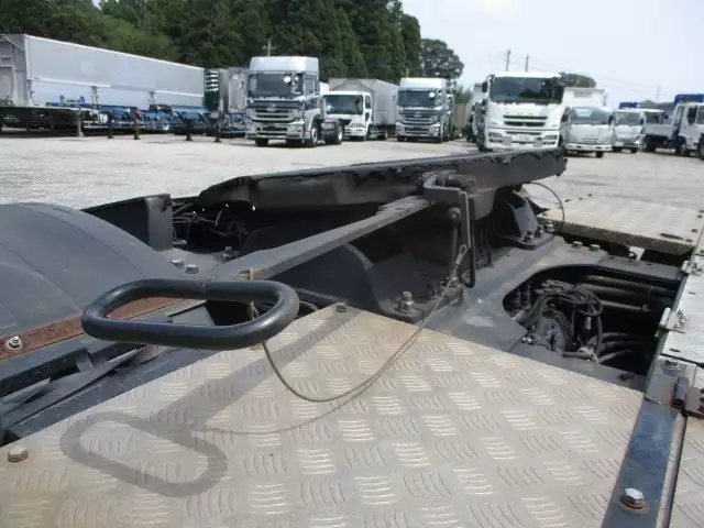 平成30年08月中古大型トラクタヘッド日産UDクオンの画像23