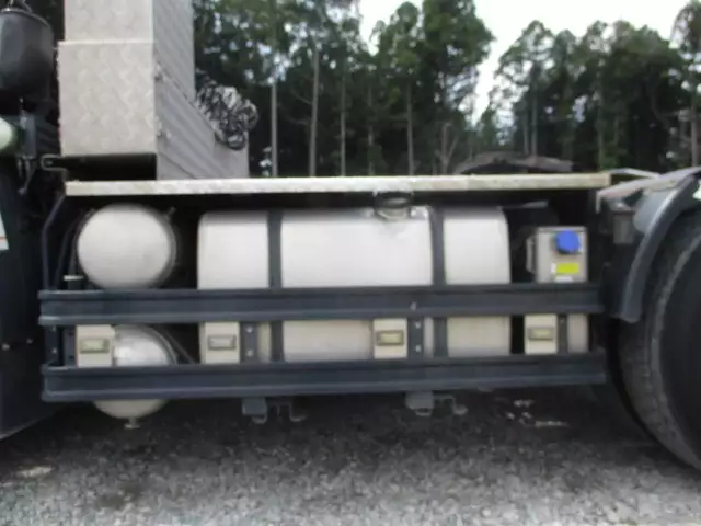 平成30年08月中古大型トラクタヘッド日産UDクオンの画像24